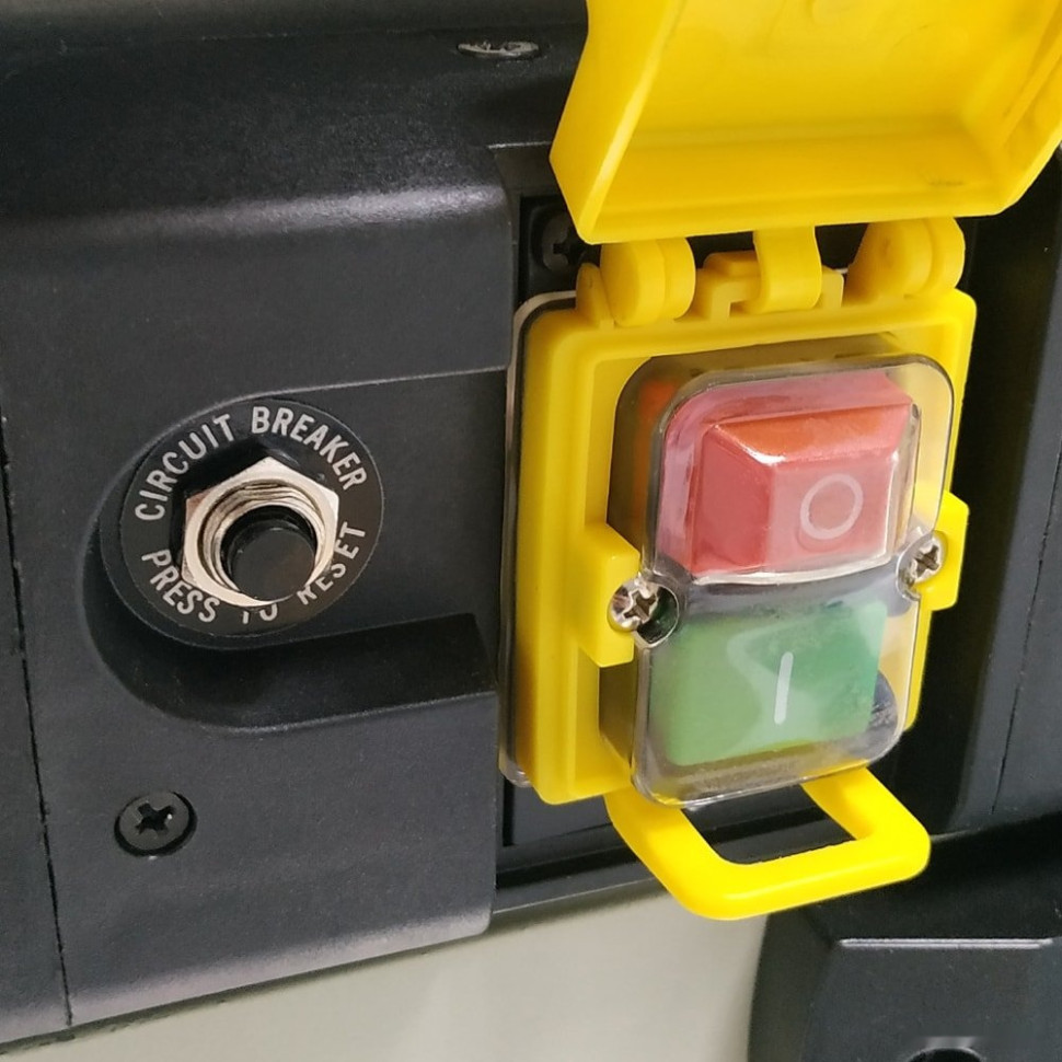 Деревообрабатывающий станок Белмаш P1800 Деревообрабатывающий станок Белмаш P1800