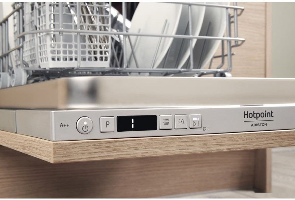 Посудомоечная машина Hotpoint-Ariston HSIC 3T127 C Посудомоечная машина Hotpoint-Ariston HSIC 3T127 C