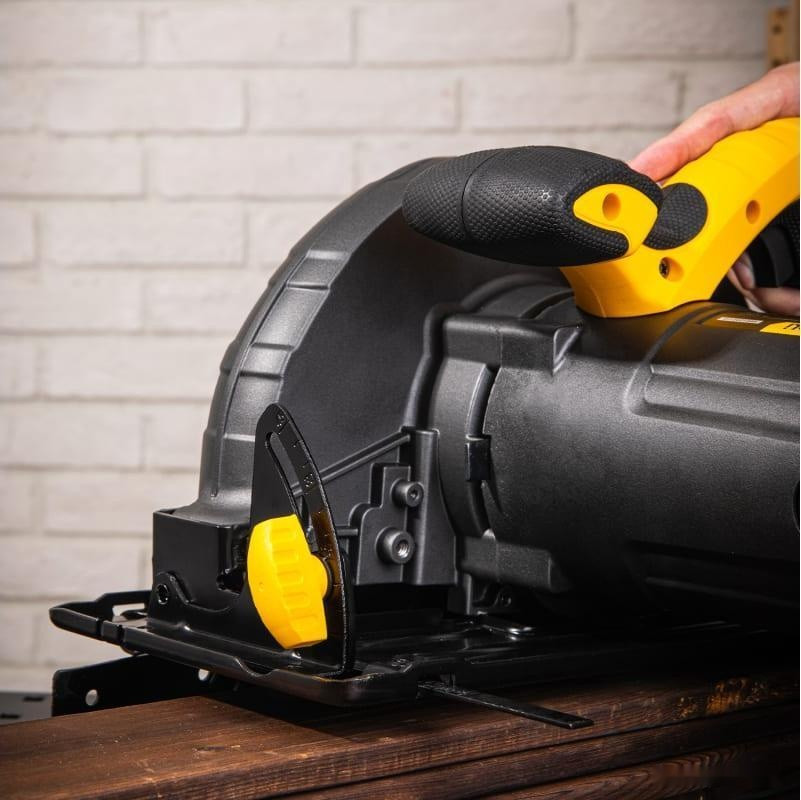 Дисковая (циркулярная) пила Deli DL-YJ235-E1 103012 Дисковая (циркулярная) пила Deli DL-YJ235-E1 103012