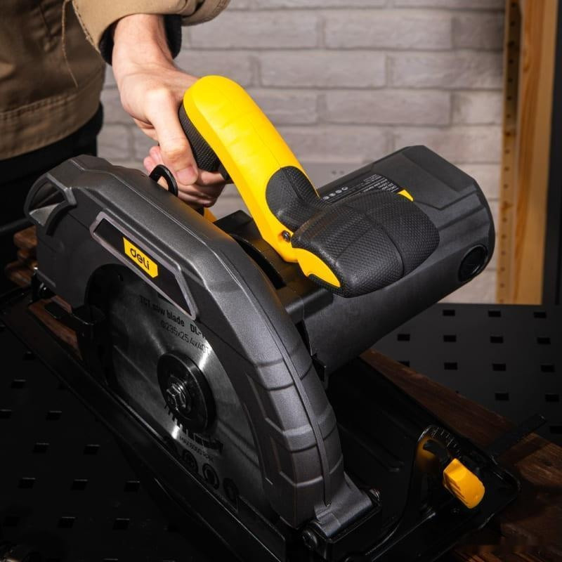 Дисковая (циркулярная) пила Deli DL-YJ235-E1 103012 Дисковая (циркулярная) пила Deli DL-YJ235-E1 103012