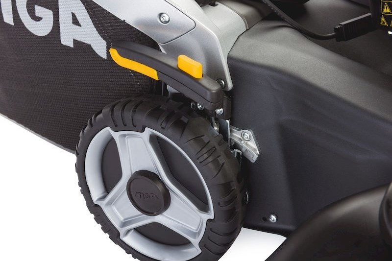 Бензиновая газонокосилка Stiga Twinclip 50 SVEQ B Бензиновая газонокосилка Stiga Twinclip 50 SVEQ B