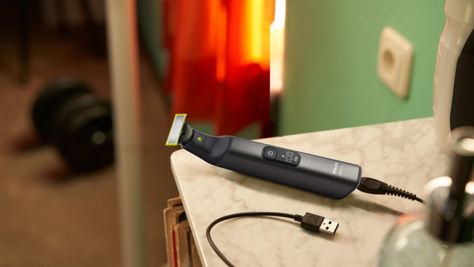 Машинка для стрижки волос Philips OneBlade Pro 360 Face + Body QP6552/15 Машинка для стрижки волос Philips OneBlade Pro 360 Face + Body QP6552/15