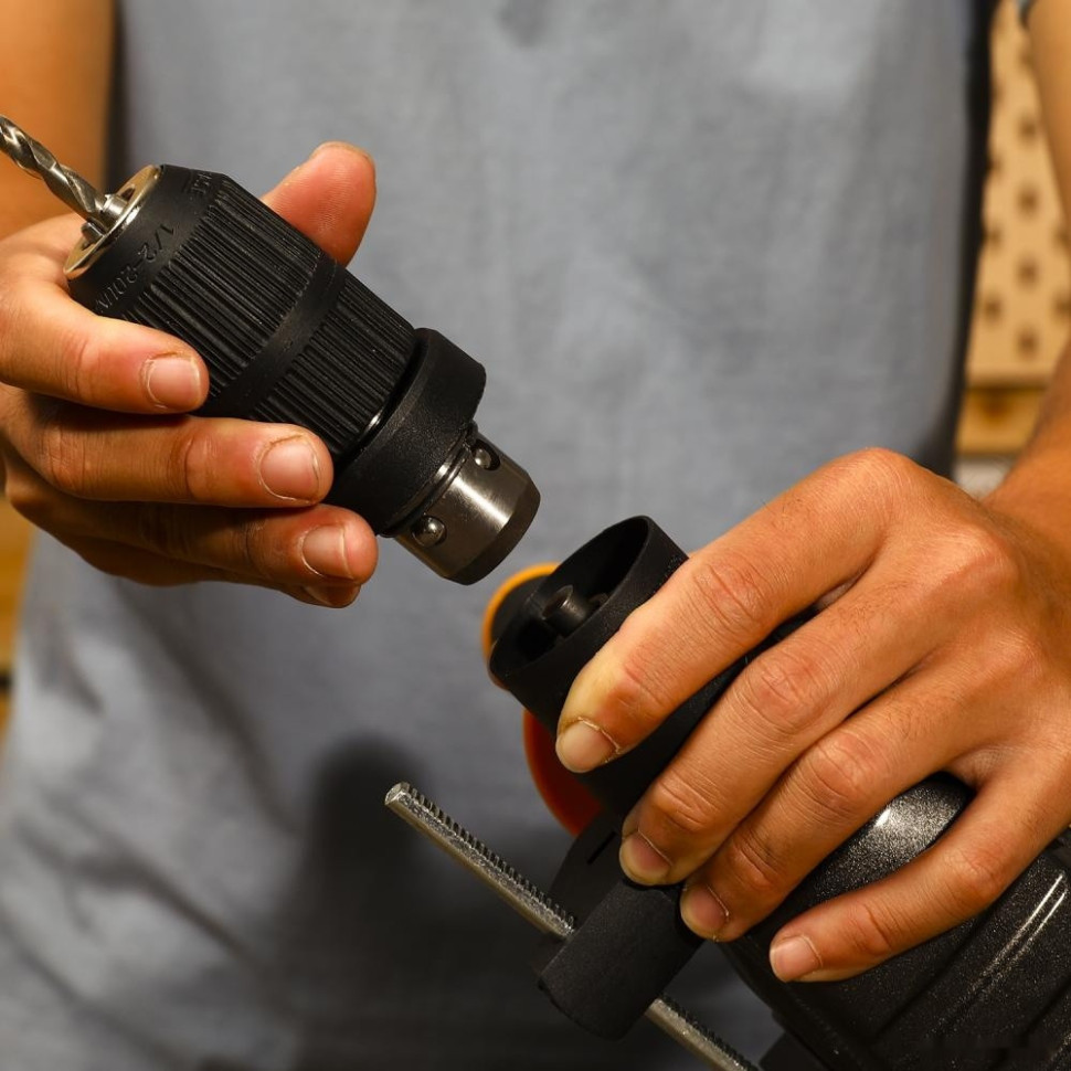 Перфоратор Deko DKH1250W 063-4366 (кейс, БЗП патрон) Перфоратор Deko DKH1250W 063-4366 (кейс, БЗП патрон)