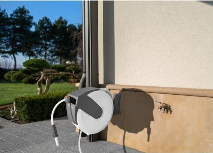 Катушка со шлангом Bradas White Line WL-W6B20 (1/2", 20 м) Катушка со шлангом Bradas White Line WL-W6B20 (1/2", 20 м)