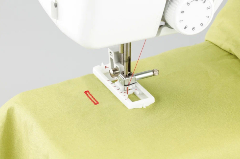 Швейная машина Brother J17S Швейная машина Brother J17S