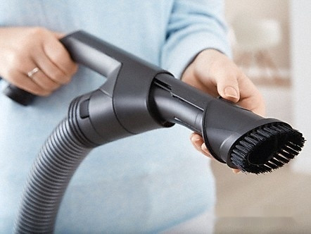 Пылесос Miele Complete C3 Celebration Parquet SGSA3 (черный обсидиан) Пылесос Miele Complete C3 Celebration Parquet SGSA3 (черный обсидиан)