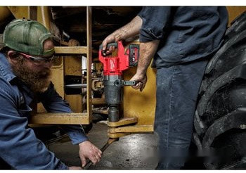 Гайковерт Milwaukee M18 ONEFHIWF1DS-121C 4933472072 (с 1-им АКБ, кейс) Гайковерт Milwaukee M18 ONEFHIWF1DS-121C 4933472072 (с 1-им АКБ, кейс)