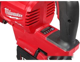 Гайковерт Milwaukee M18 ONEFHIWF1DS-121C 4933472072 (с 1-им АКБ, кейс) Гайковерт Milwaukee M18 ONEFHIWF1DS-121C 4933472072 (с 1-им АКБ, кейс)