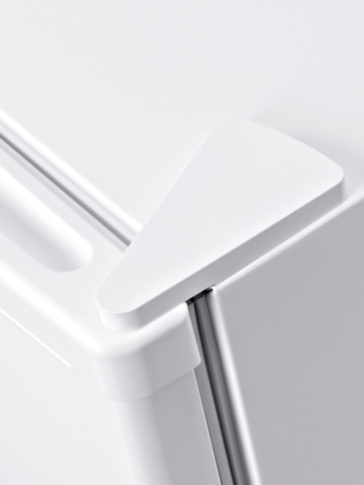 Однокамерный холодильник Hyundai CO1002 Однокамерный холодильник Hyundai CO1002