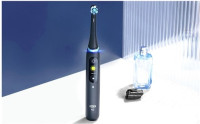 Электрическая зубная щетка Oral-B iO 8n (черный, 1 насадка)