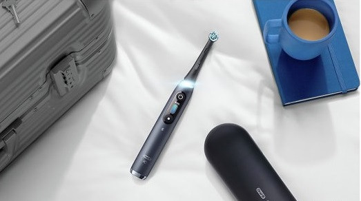 Электрическая зубная щетка Oral-B iO 8n (черный, 1 насадка) Электрическая зубная щетка Oral-B iO 8n (черный, 1 насадка)