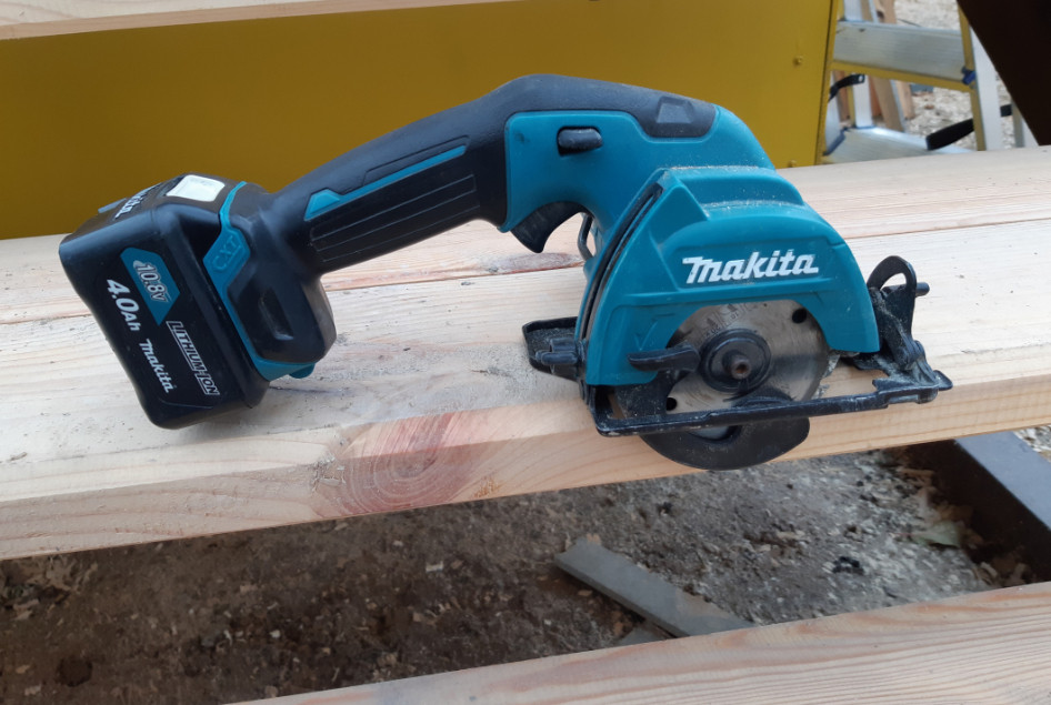 Дисковая (циркулярная) пила Makita HS301DSME (с 2-мя АКБ 4 Ah, кейс)