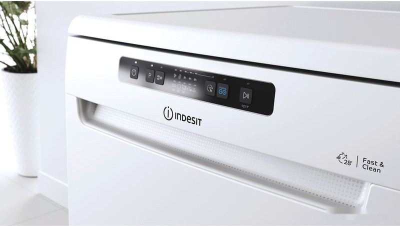 Посудомоечная машина Indesit DFC 2B+16