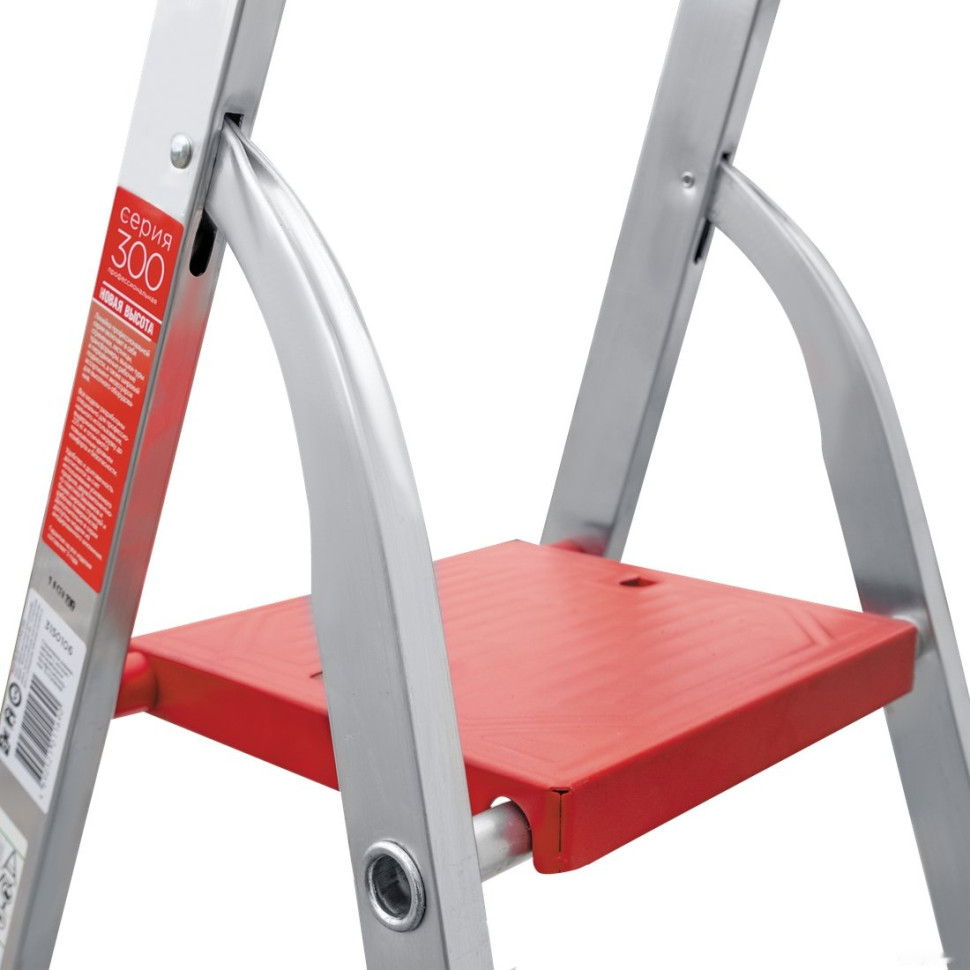 Лестница-стремянка Новая Высота NV 3115 3115105 с органайзером (5 ступеней) Лестница-стремянка Новая Высота NV 3115 3115105 с органайзером (5 ступеней)