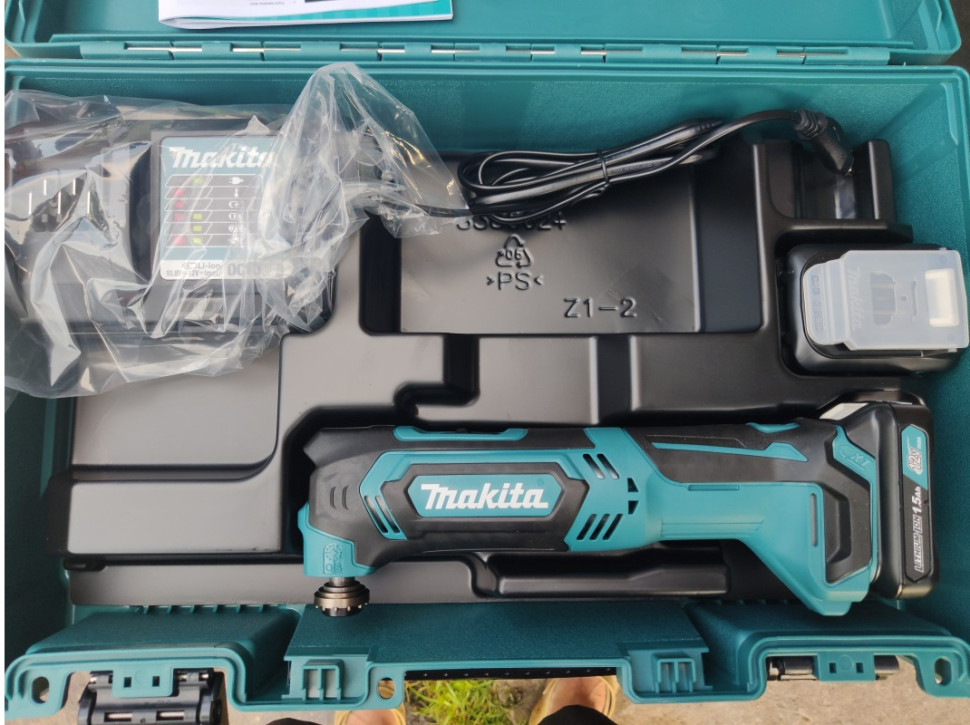 Шлифовальная машина Makita TM30DWYE (с 2-мя АКБ, кейс)