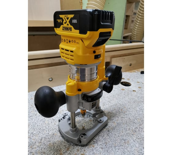 Фрезер DeWALT DCW604N-XJ (без АКБ) Фрезер DeWALT DCW604N-XJ (без АКБ)