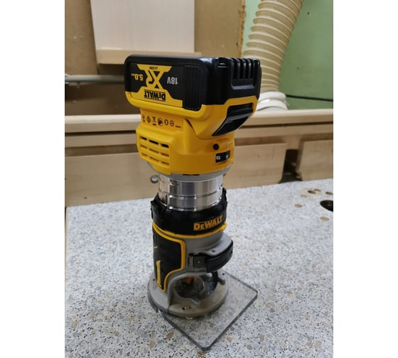 Фрезер DeWALT DCW604N-XJ (без АКБ) Фрезер DeWALT DCW604N-XJ (без АКБ)