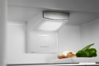 Холодильник Electrolux ENS8TE19S