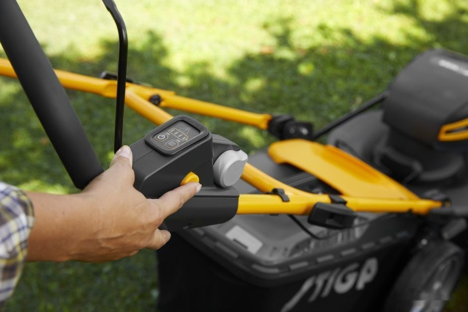 Газонокосилка Stiga Combi 753 SQ AE 2L0537878/ST1 (без АКБ) Газонокосилка Stiga Combi 753 SQ AE 2L0537878/ST1 (без АКБ)