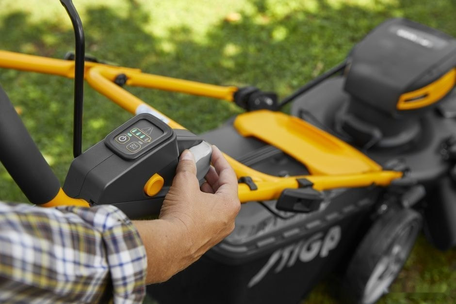 Газонокосилка Stiga Combi 753 SQ AE 2L0537878/ST1 (без АКБ) Газонокосилка Stiga Combi 753 SQ AE 2L0537878/ST1 (без АКБ)