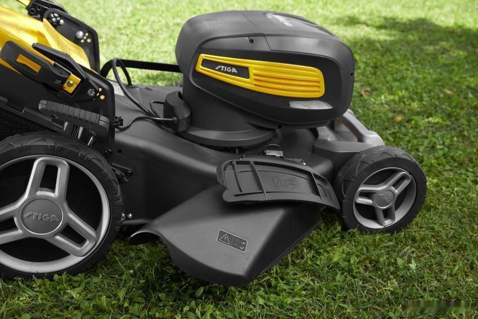 Газонокосилка Stiga Combi 753 SQ AE 2L0537878/ST1 (без АКБ) Газонокосилка Stiga Combi 753 SQ AE 2L0537878/ST1 (без АКБ)