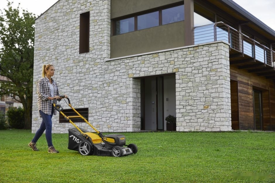 Газонокосилка Stiga Combi 753 SQ AE 2L0537878/ST1 (без АКБ) Газонокосилка Stiga Combi 753 SQ AE 2L0537878/ST1 (без АКБ)