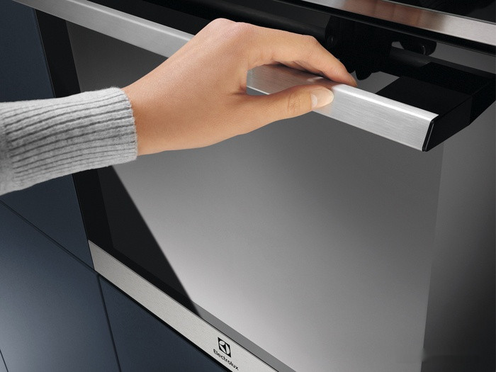 Духовой шкаф Electrolux EOF5C50BX