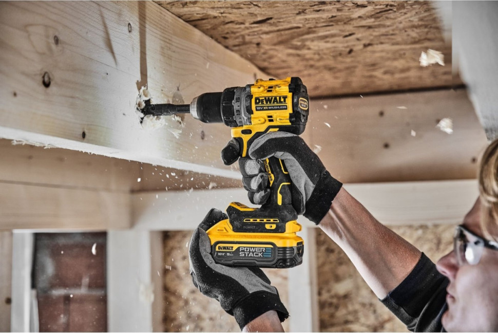 Дрель-шуруповерт DeWALT DCD800H2T (с 2-мя АКБ 5 Ач, кейс) Дрель-шуруповерт DeWALT DCD800H2T (с 2-мя АКБ 5 Ач, кейс)