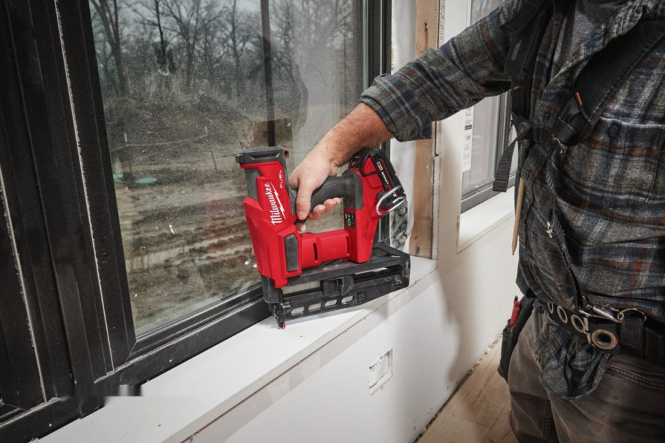 Гвоздезабиватель Milwaukee M18 FN16GS-0X Fuel 4933493353 (без АКБ, кейс) Гвоздезабиватель Milwaukee M18 FN16GS-0X Fuel 4933493353 (без АКБ, кейс)