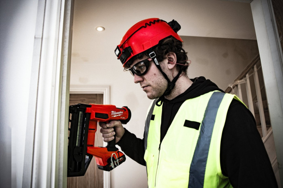 Гвоздезабиватель Milwaukee M18 FN16GS-0X Fuel 4933493353 (без АКБ, кейс) Гвоздезабиватель Milwaukee M18 FN16GS-0X Fuel 4933493353 (без АКБ, кейс)