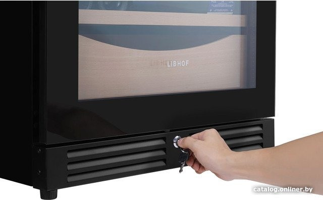 Винный шкаф Libhof Sommelier SMD-110 slim black