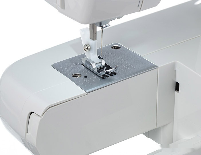 Электромеханическая швейная машина Veritas Janis