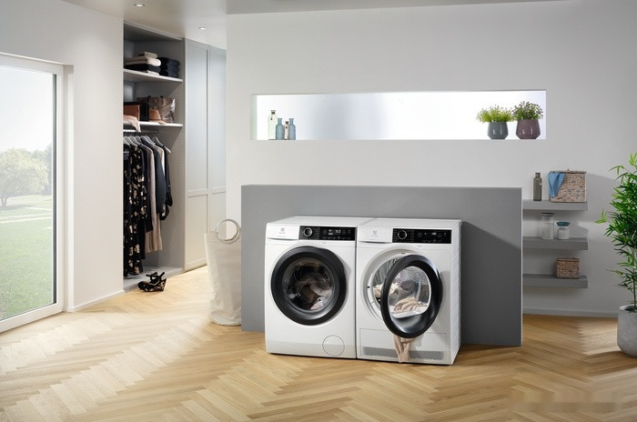 Стиральная машина Electrolux UltraCare 800 EW8F229SP