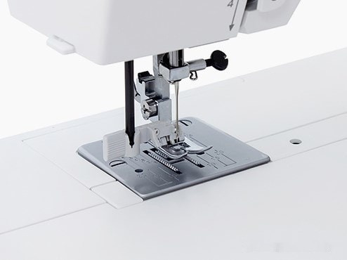 Электромеханическая швейная машина Janome 1522DG Электромеханическая швейная машина Janome 1522DG