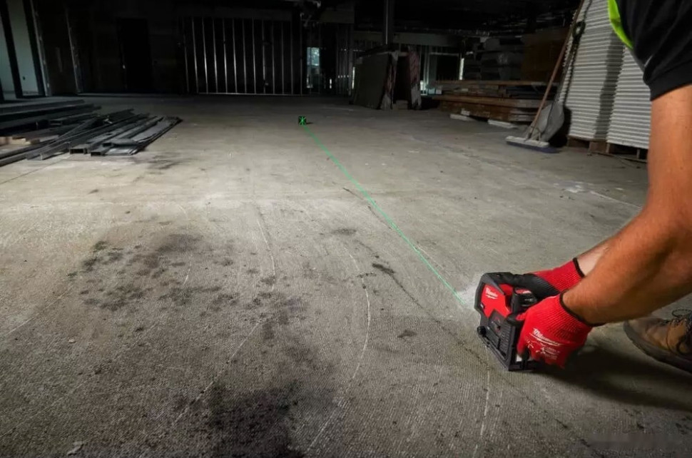 Лазерный нивелир Milwaukee M12 CLLP-301C 4933478100 (с 1-им АКБ)