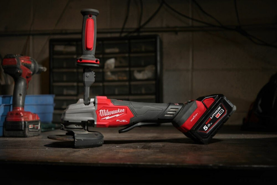 Угловая шлифмашина Milwaukee M18 Fuel One-Key M18FSAGSVO125X-0X 4933493552 (без АКБ, кейс) Угловая шлифмашина Milwaukee M18 Fuel One-Key M18FSAGSVO125X-0X 4933493552 (без АКБ, кейс)