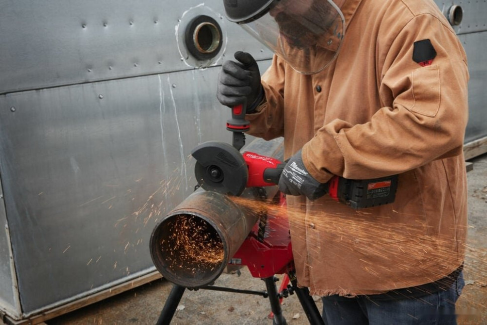 Угловая шлифмашина Milwaukee M18 Fuel One-Key M18FSAGSVO125X-0X 4933493552 (без АКБ, кейс) Угловая шлифмашина Milwaukee M18 Fuel One-Key M18FSAGSVO125X-0X 4933493552 (без АКБ, кейс)