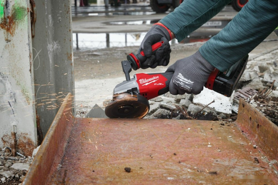 Угловая шлифмашина Milwaukee M18 Fuel One-Key M18FSAGSVO125X-0X 4933493552 (без АКБ, кейс) Угловая шлифмашина Milwaukee M18 Fuel One-Key M18FSAGSVO125X-0X 4933493552 (без АКБ, кейс)