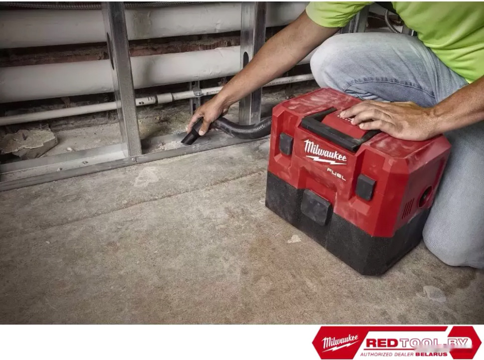 Промышленный пылесос Milwaukee M12 FVCL-0 (без АКБ и ЗУ)