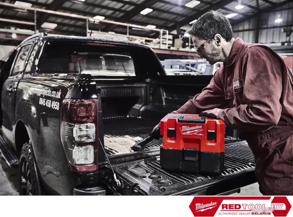 Промышленный пылесос Milwaukee M12 FVCL-0 (без АКБ и ЗУ)