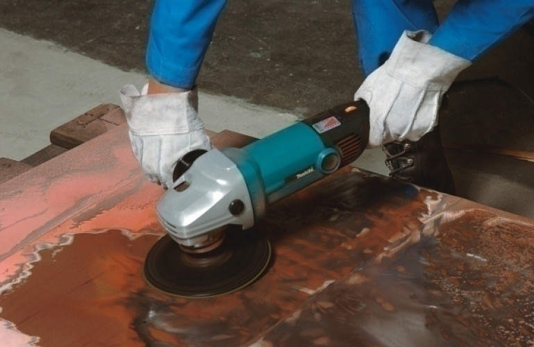 Угловая шлифмашина Makita SA7000C Угловая шлифмашина Makita SA7000C