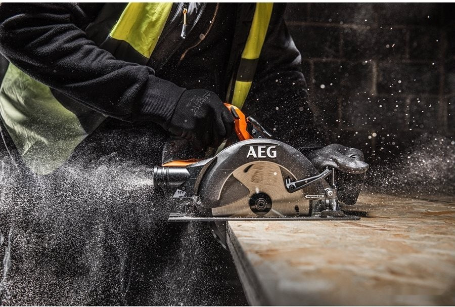 Дисковая (циркулярная) пила AEG Powertools BKS 18BL2-0 4935479661 (без АКБ)