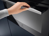 Духовой шкаф Electrolux VKL8E08WX