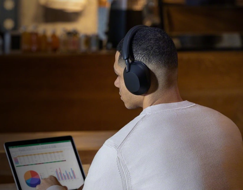 Наушники Sony WH-1000XM5 (черный) Наушники Sony WH-1000XM5 (черный)