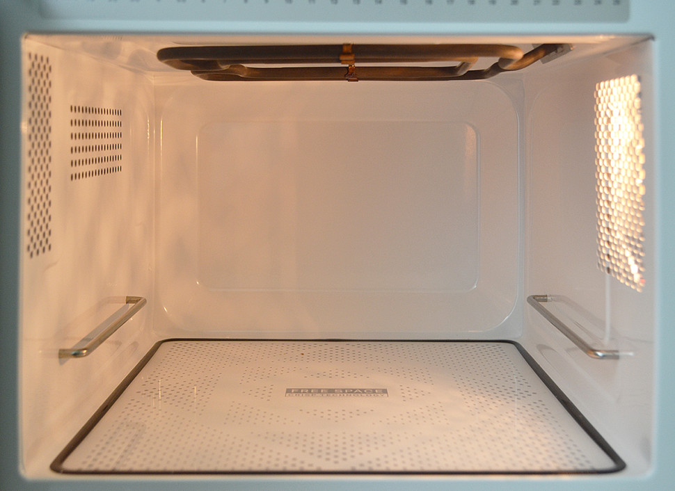 Микроволновая печь Hotpoint-Ariston MWHAF 206 B Микроволновая печь Hotpoint-Ariston MWHAF 206 B