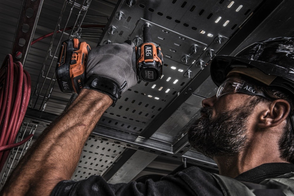 Гайковерт AEG Powertools BSS 18S12BL 4935472279 (без АКБ) Гайковерт AEG Powertools BSS 18S12BL 4935472279 (без АКБ)