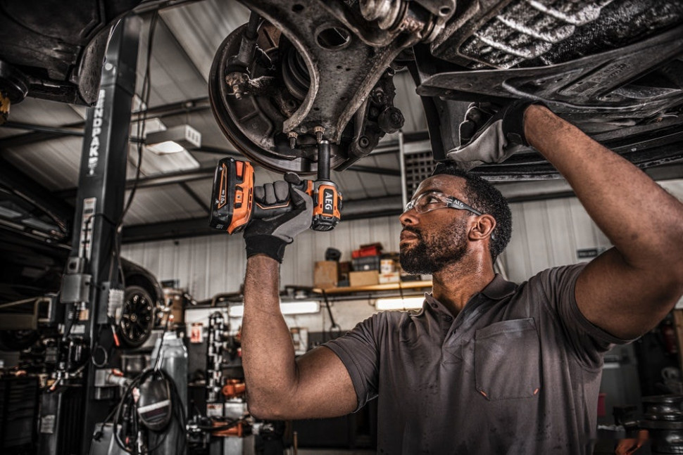 Гайковерт AEG Powertools BSS 18S12BL 4935472279 (без АКБ) Гайковерт AEG Powertools BSS 18S12BL 4935472279 (без АКБ)