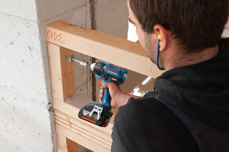 Гайковерт ударный Bosch GDS 18 V-EC 250 Professional Гайковерт ударный Bosch GDS 18 V-EC 250 Professional