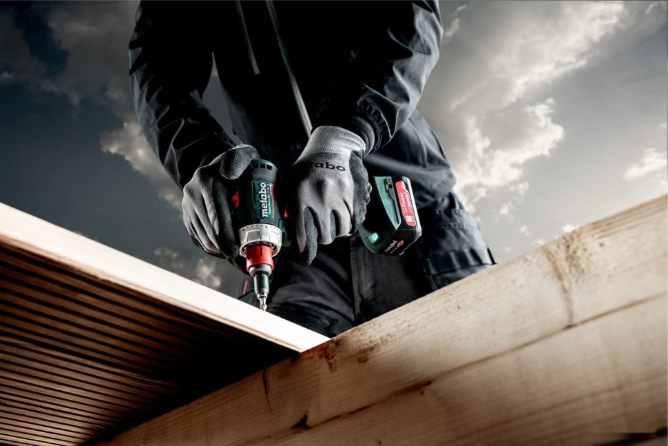 Дрель-шуруповерт Metabo PowerMaxx BS 12 BL Q 601039500 (с 2-мя АКБ 2 Ah, кейс) Дрель-шуруповерт Metabo PowerMaxx BS 12 BL Q 601039500 (с 2-мя АКБ 2 Ah, кейс)