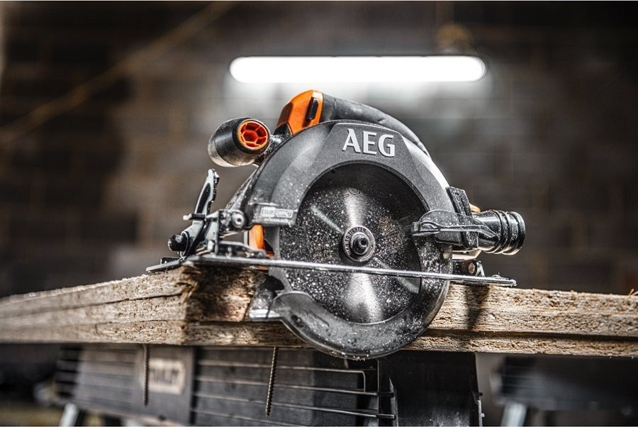 Дисковая (циркулярная) пила AEG Powertools BKS 18SBL-0 4935479660 (без АКБ) Дисковая (циркулярная) пила AEG Powertools BKS 18SBL-0 4935479660 (без АКБ)